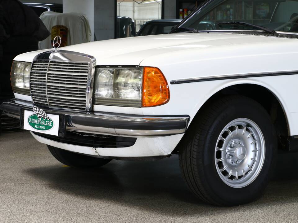 Image 7/25 of Mercedes-Benz 280 CE (1977)