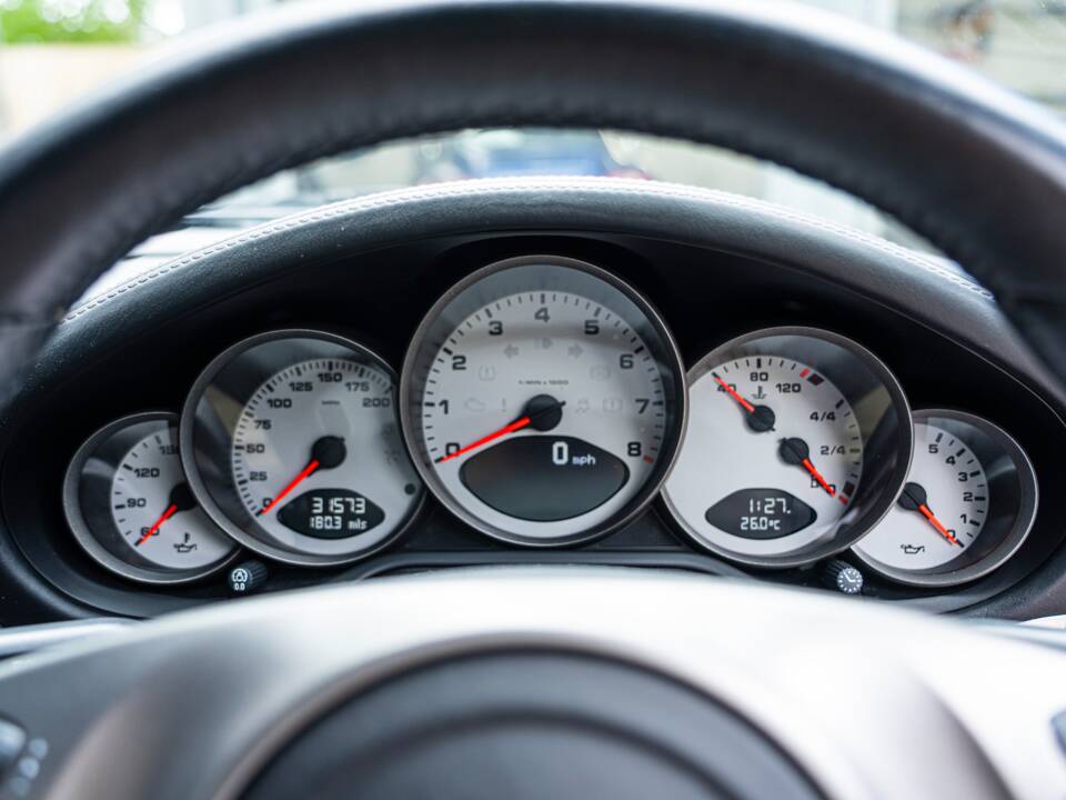 Image 24/50 of Porsche 911 Carrera S (2010)