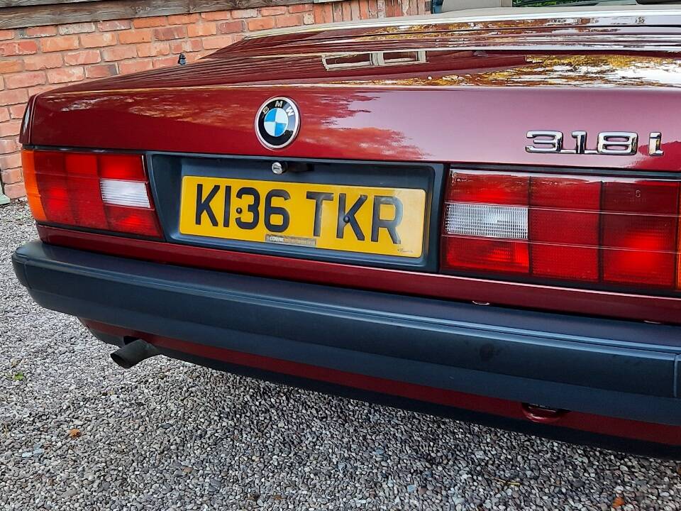 Bild 24/33 von BMW 318i (1993)