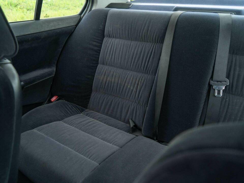 Image 28/40 de BMW 320i (1994)