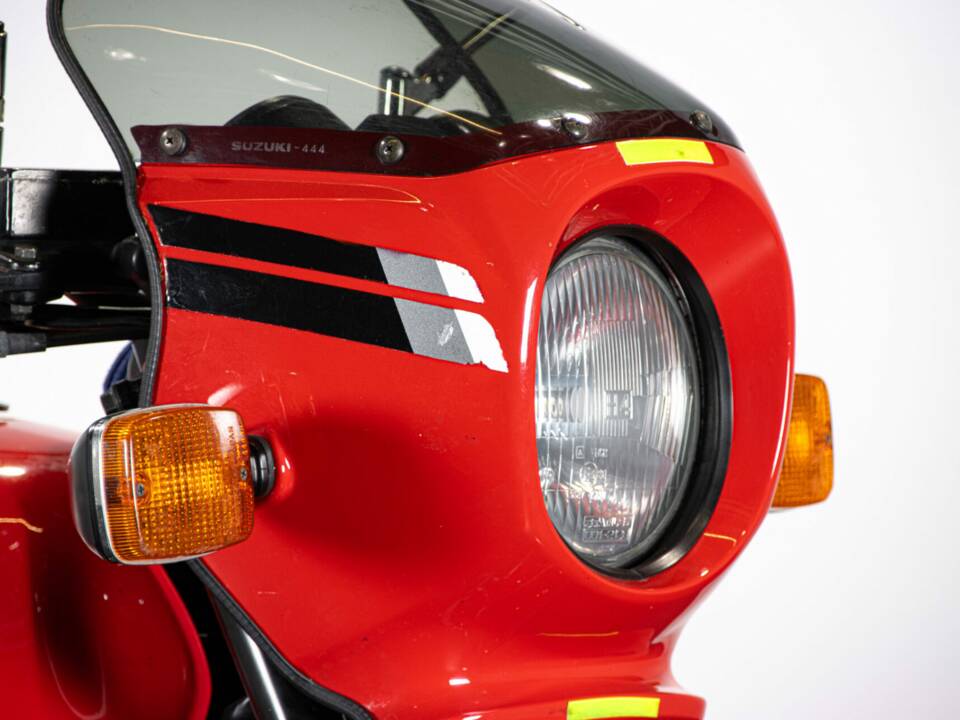 Image 30/50 of Suzuki DUMMY (1987)