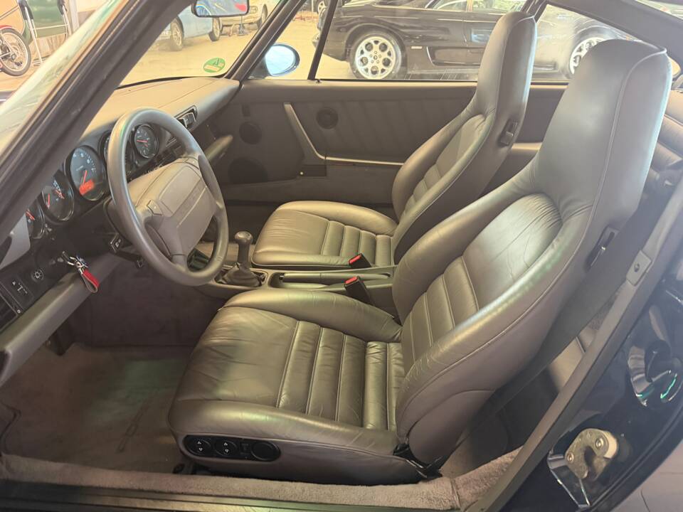 Bild 16/18 von Porsche 911 Carrera 4 (1990)