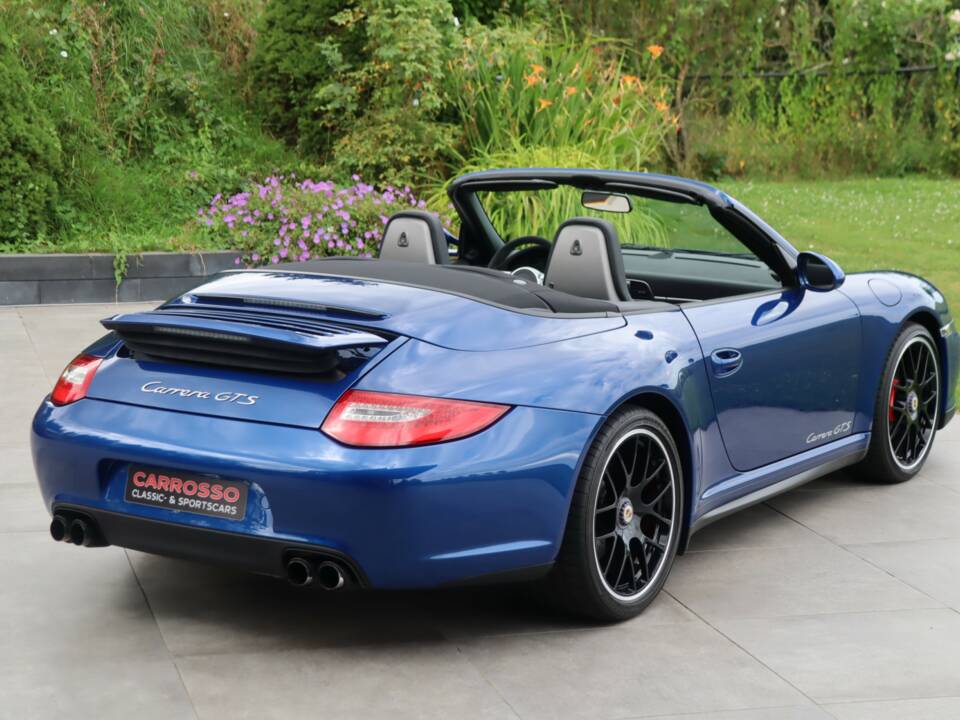 Bild 46/50 von Porsche 911 Carrera 4 GTS (2011)