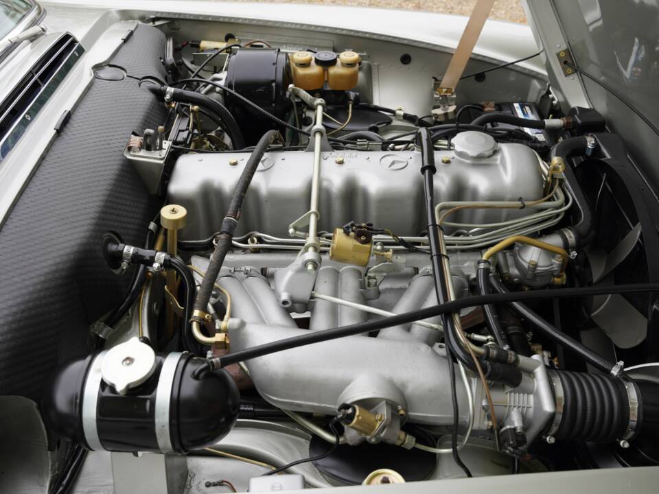 Imagen 17/50 de Mercedes-Benz 280 SL (1969)