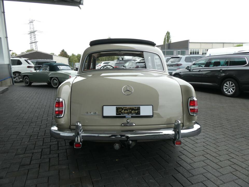 Image 5/25 of Mercedes-Benz 219 (1956)