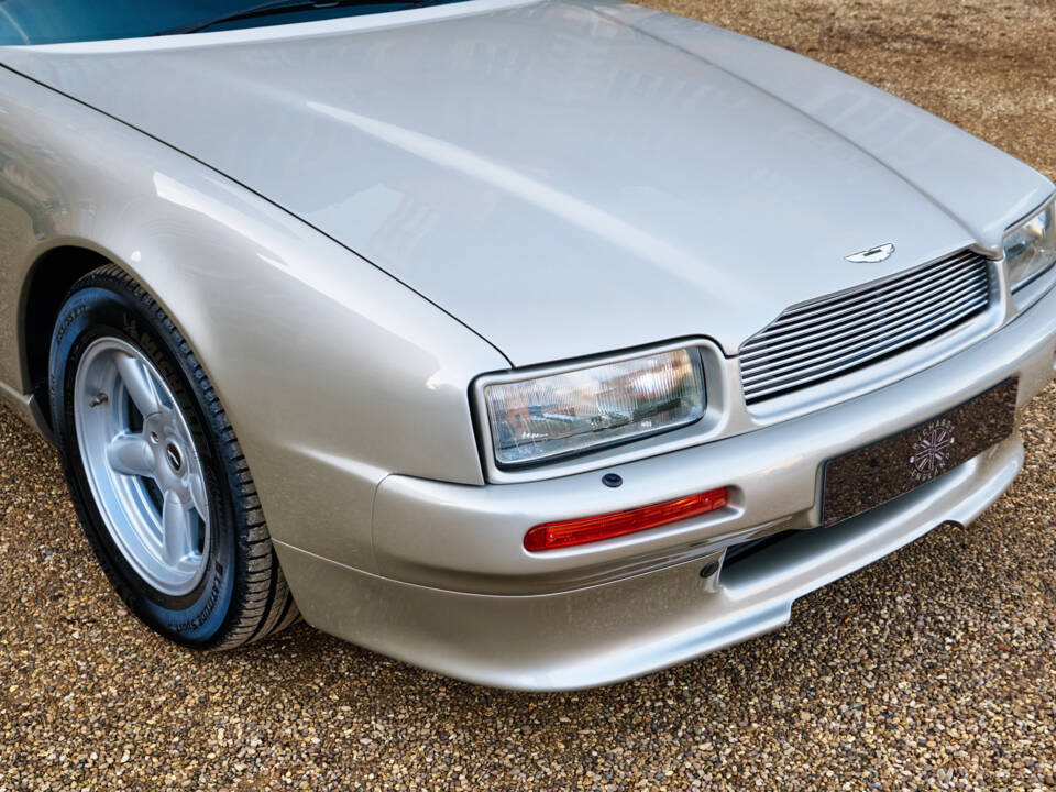 Image 16/23 of Aston Martin Virage Volante (1994)