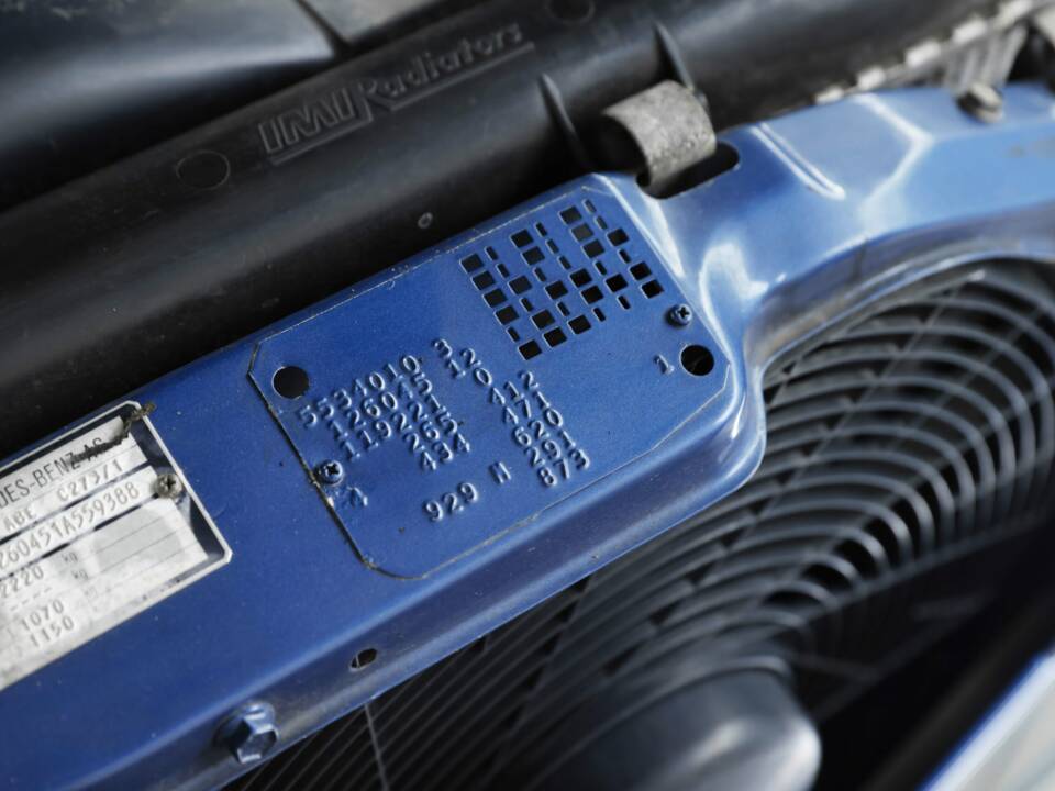 Image 34/39 of Mercedes-Benz 560 SEC (1990)