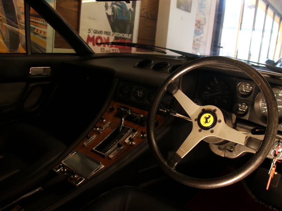 Immagine 21/34 di Ferrari 400 GT/4 2+2 (1977)