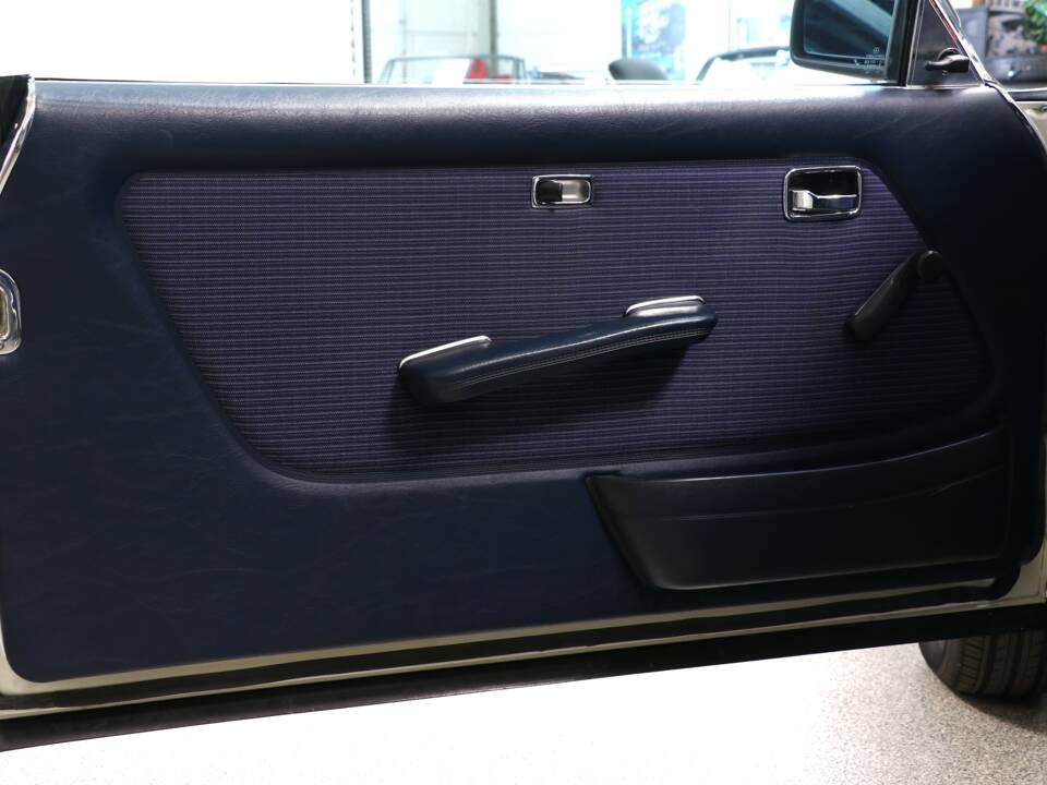 Bild 10/38 von Mercedes-Benz 230 CE (1984)