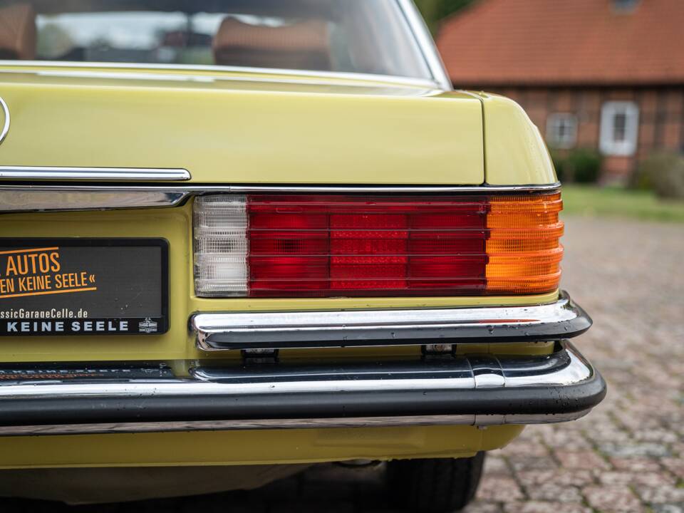 Afbeelding 15/75 van Mercedes-Benz 280 SE (1976)