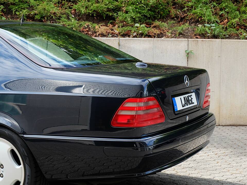 Image 17/70 de Mercedes-Benz CL 500 (1997)