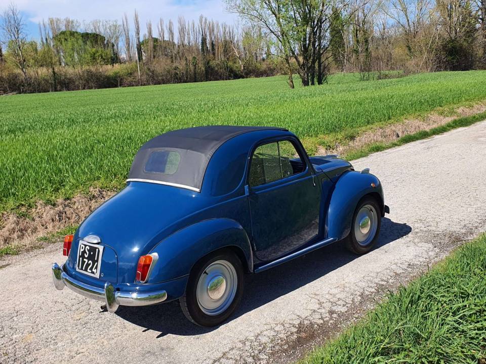 Image 31/40 of FIAT 500 C Topolino (1950)