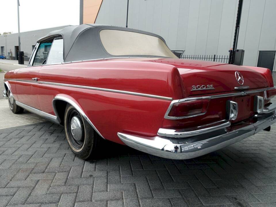 Afbeelding 8/28 van Mercedes-Benz 300 SE (1963)