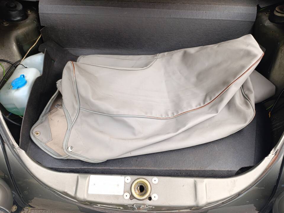 Image 12/22 of Volkswagen Beetle 1303 LS (1979)