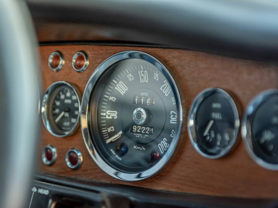 Immagine 42/50 di Aston Martin DBS Vantage (1969)