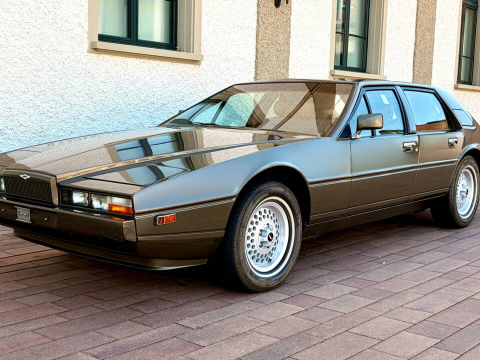 Image 1/18 of Aston Martin Lagonda (1982)