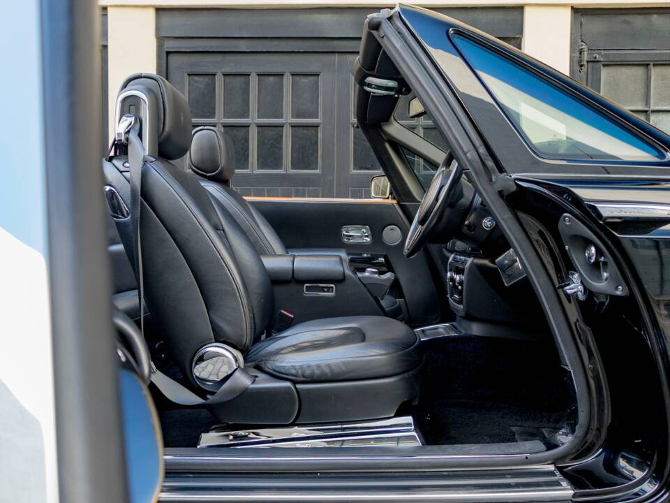 Image 29/34 of Rolls-Royce Phantom DHC (2008)