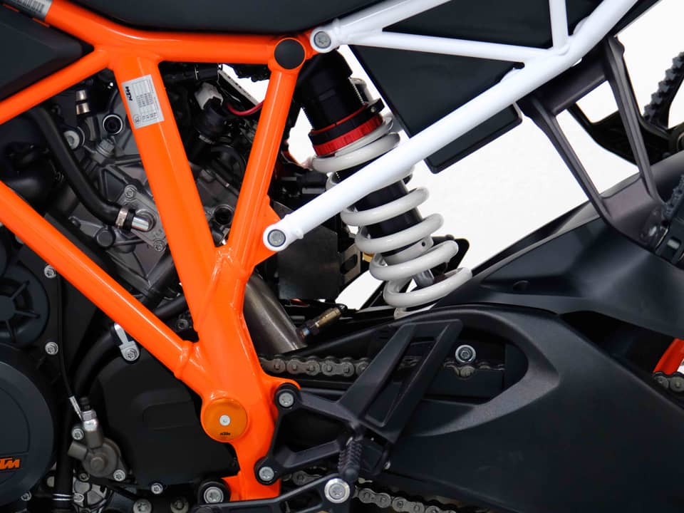 Image 56/83 of KTM 1290 Super Duke R (2018)
