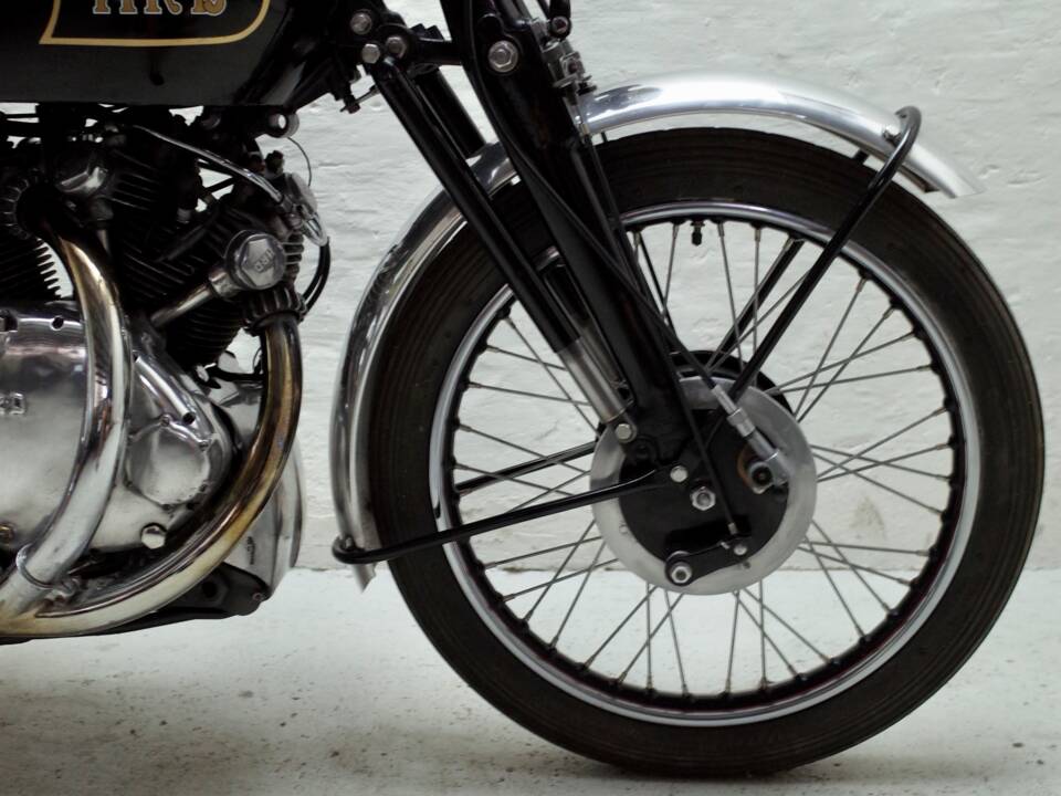 Image 13/24 of Vincent Rapide C (1949)