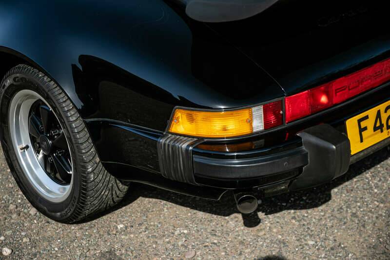 Immagine 17/41 di Porsche 911 Carrera 3.2 (1988)