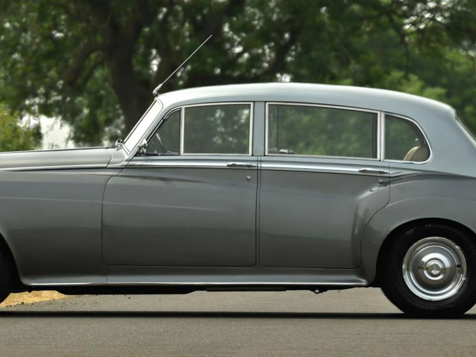 Image 14/50 of Bentley S 1 (1958)