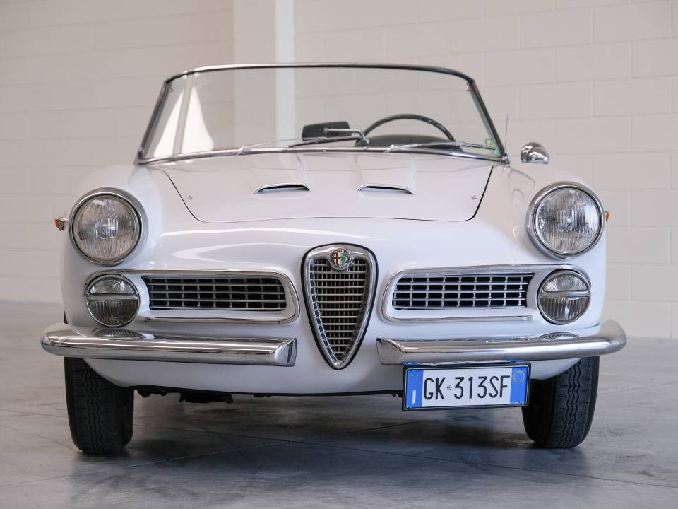 Imagen 3/16 de Alfa Romeo 2600 Spider (1962)