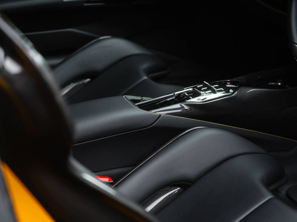 Immagine 33/61 di Ferrari SF90 Stradale (2021)