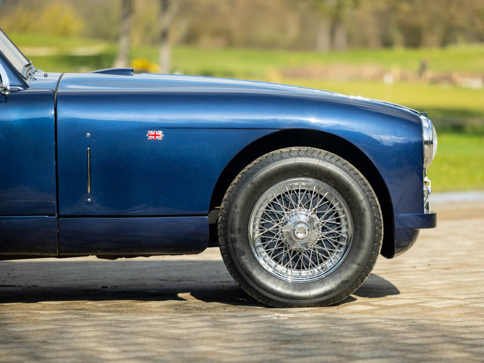 Image 40/50 of Aston Martin DB 2&#x2F;4 Mk I Vantage Convertible (1953)
