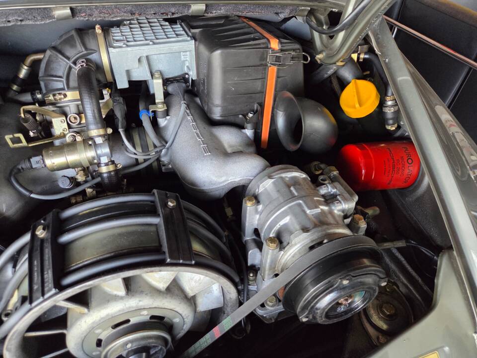 Bild 24/27 von Porsche 911 Carrera 3.2 (1987)