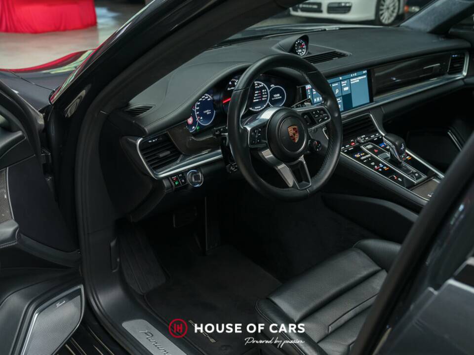 Image 15/24 of Porsche Panamera Turbo (2018)