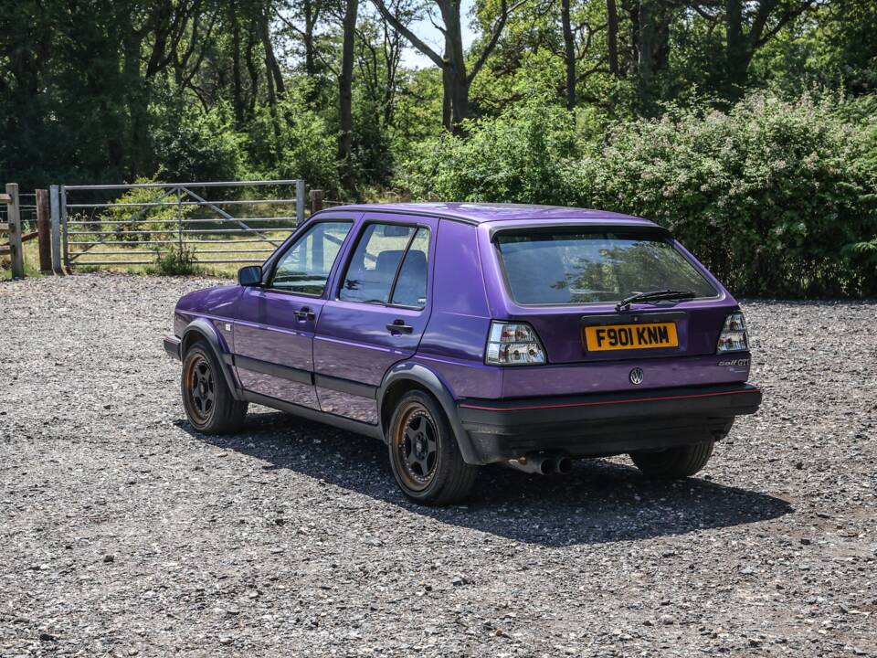 Image 22/26 de Volkswagen Golf Mk II GTi 16V 1.8 (1988)