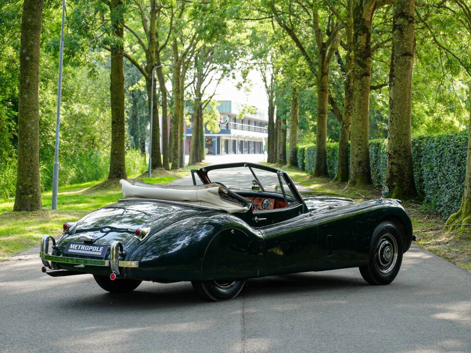 Image 5/50 of Jaguar XK 120 DHC (1953)