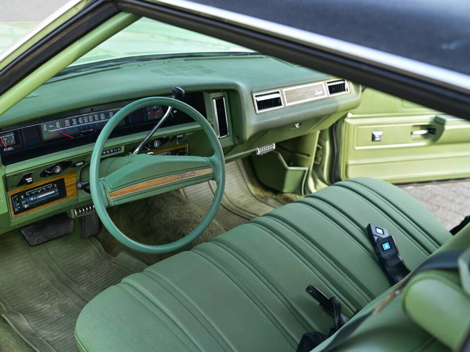 Image 23/44 of Chevrolet Impala (1974)