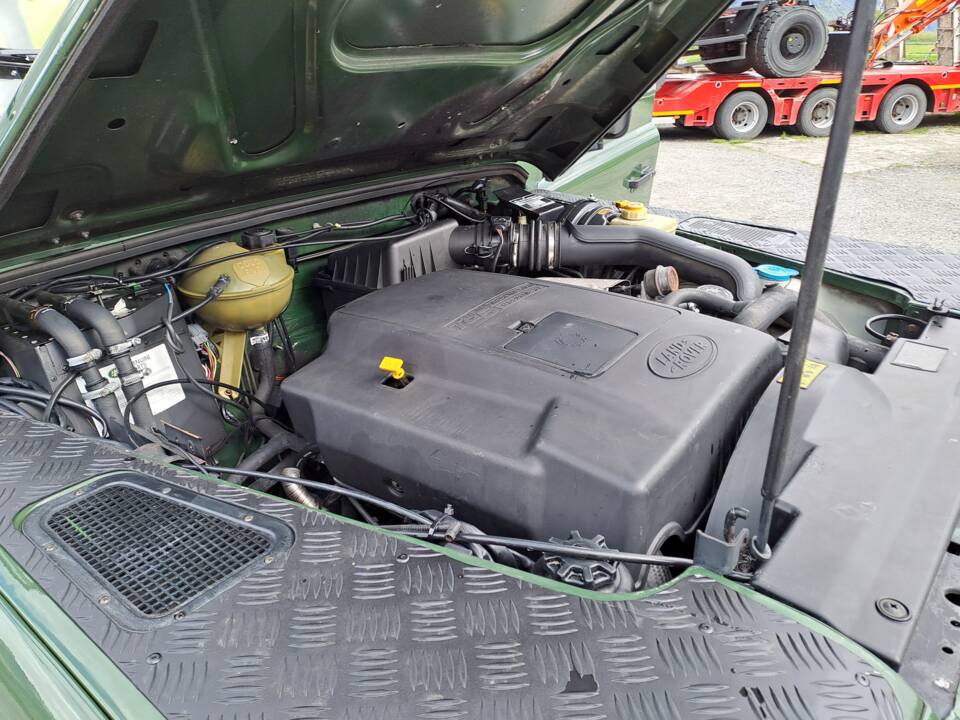 Imagen 8/15 de Land Rover Defender 110 Td5 (1999)