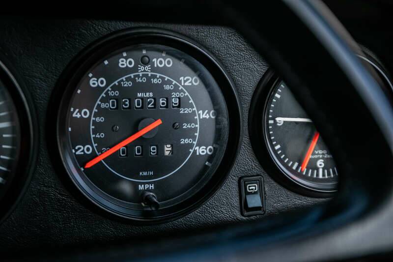 Immagine 10/41 di Porsche 911 Carrera 3.2 (1988)