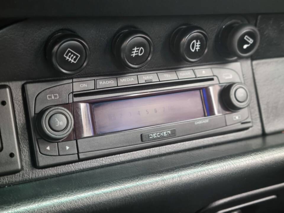 Image 25/45 of Porsche 911 Carrera 4 (1995)