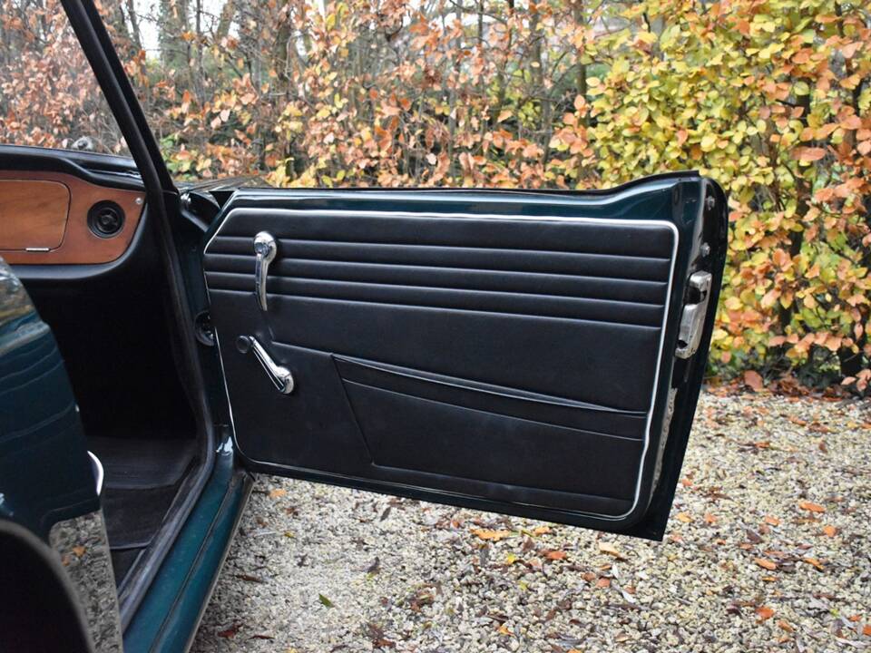 Image 24/29 of Triumph TR 5 PI (1968)