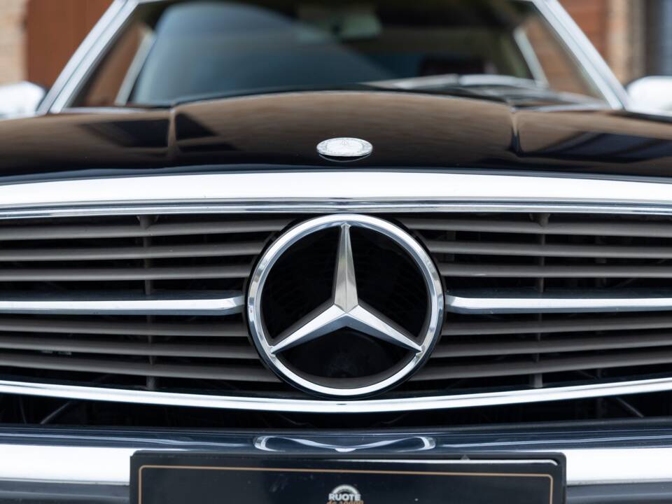 Afbeelding 21/50 van Mercedes-Benz 560 SL (1986)