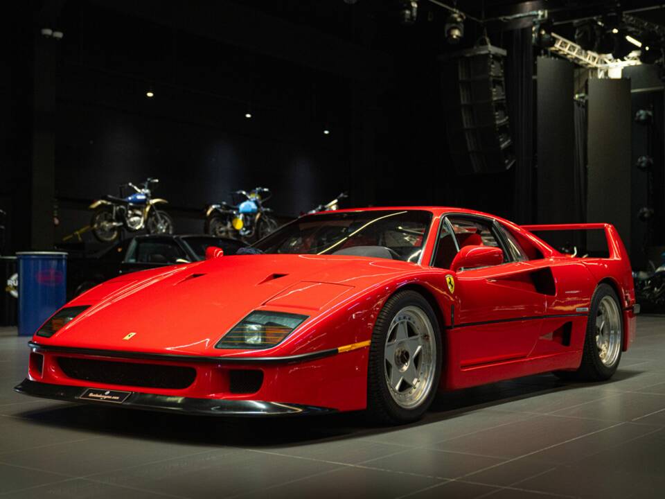 Image 2/50 de Ferrari F40 (1991)