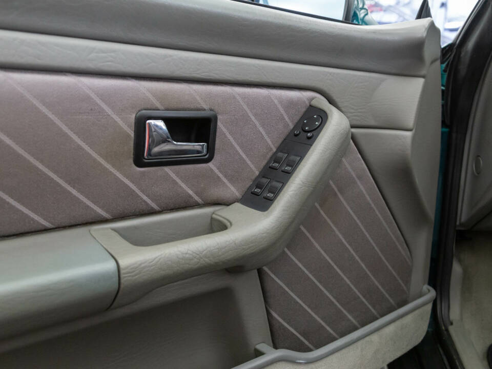 Afbeelding 15/36 van Audi Cabriolet 2.3 E (1992)
