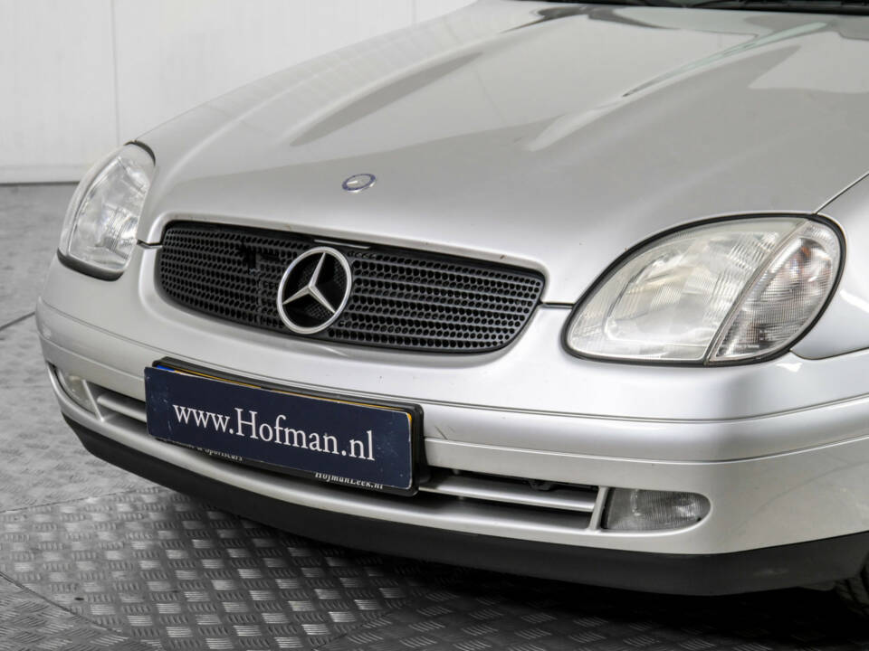 Image 19/50 of Mercedes-Benz SLK 200 (1997)
