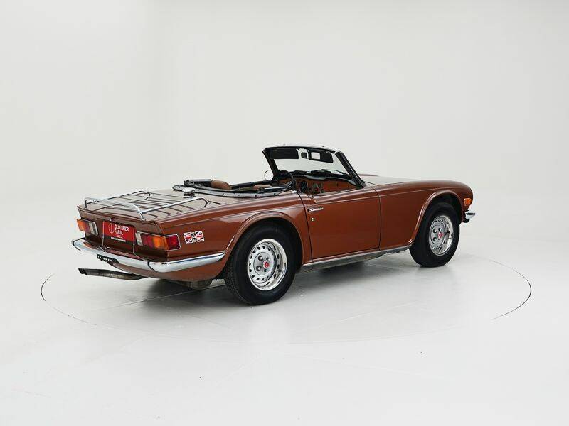 Image 2/15 of Triumph TR 6 (1975)