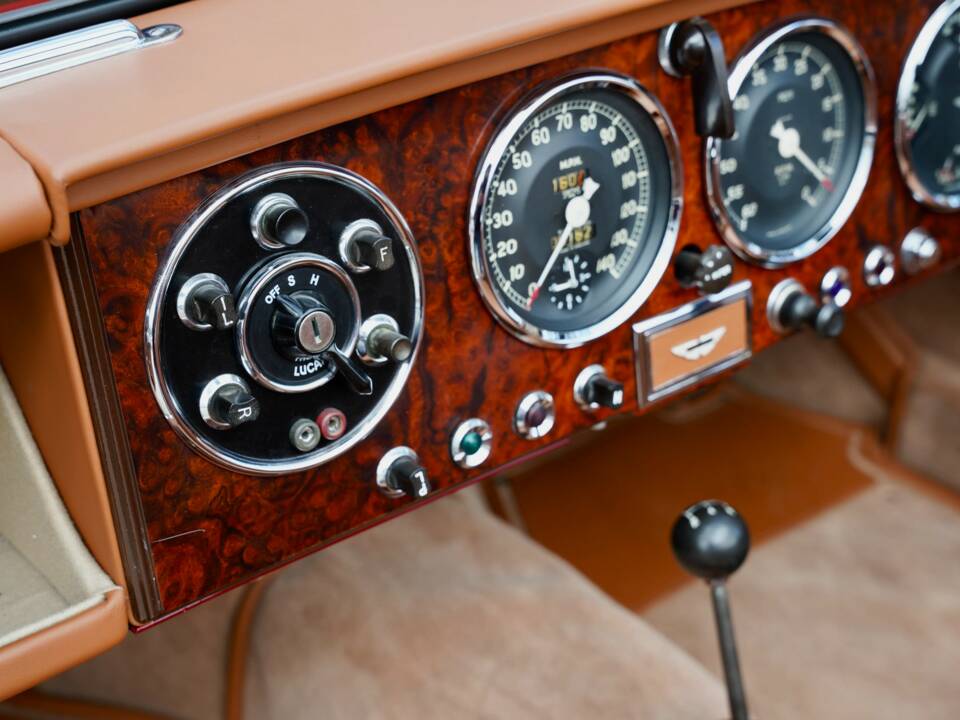 Imagen 40/50 de Aston Martin DB 2/4 Mk II DHC (1955)