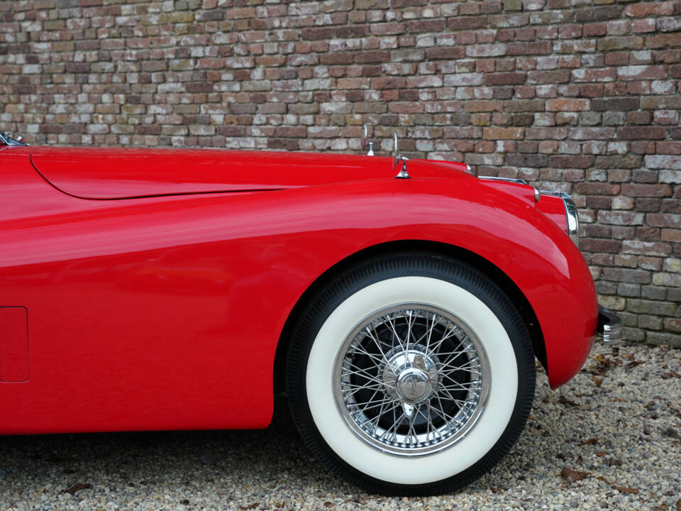 Image 28/50 de Jaguar XK 120 OTS (1954)