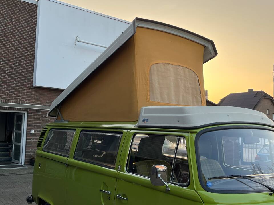 Image 41/57 of Volkswagen T2b Westfalia (1978)