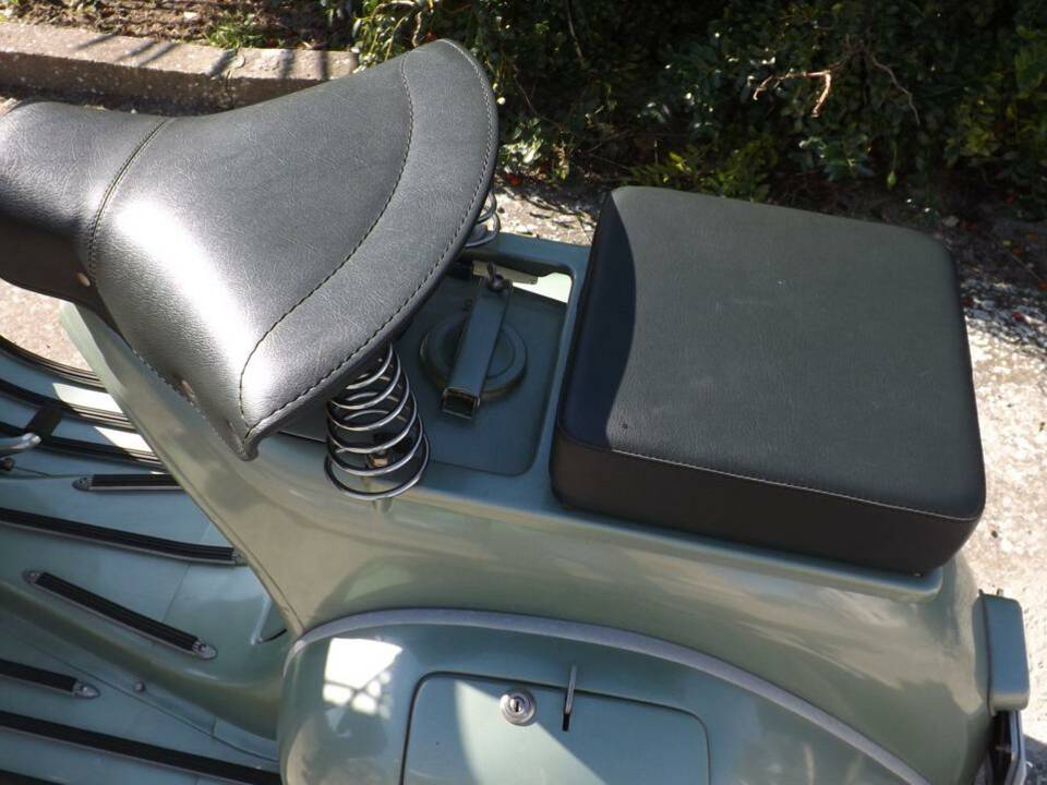 Immagine 9/44 di Piaggio Vespa 125 (1951)
