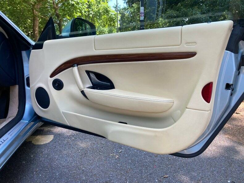 Image 24/50 de Maserati GranTurismo 4.2 (2008)