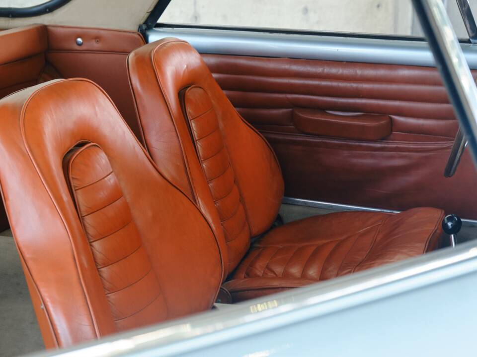 Bild 32/50 von Lancia Flaminia GT 2.5 3C Touring (1963)