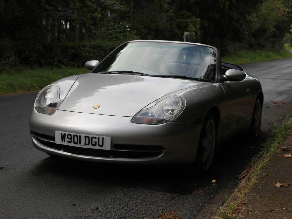 Image 3/20 of Porsche 911 Carrera 4 (2000)