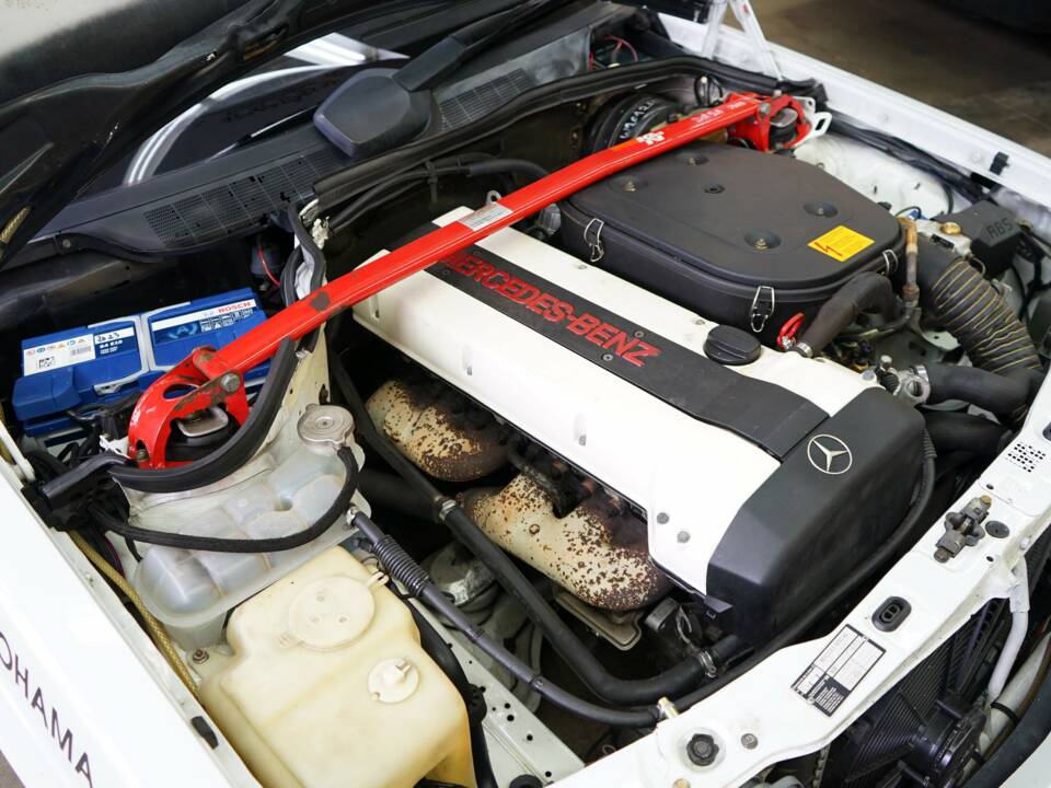 Imagen 32/36 de Mercedes-Benz 190 E 2.6 (1990)